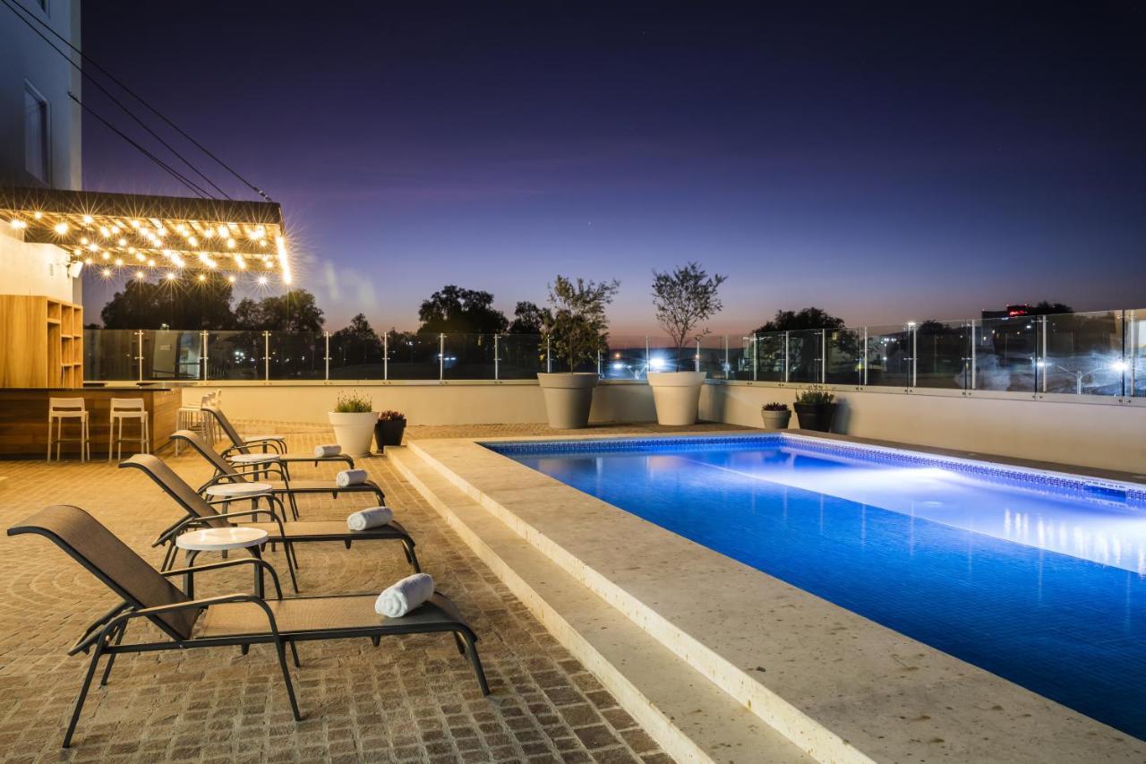 Fiesta Inn Celaya Galerias Екстер'єр фото