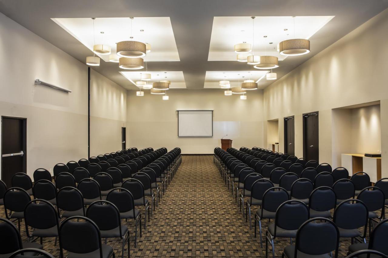 Fiesta Inn Celaya Galerias Екстер'єр фото