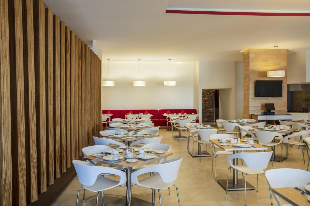 Fiesta Inn Celaya Galerias Екстер'єр фото